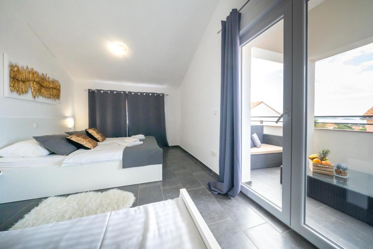 Holiday Apartments Amarilis Pakoštane Esterno foto