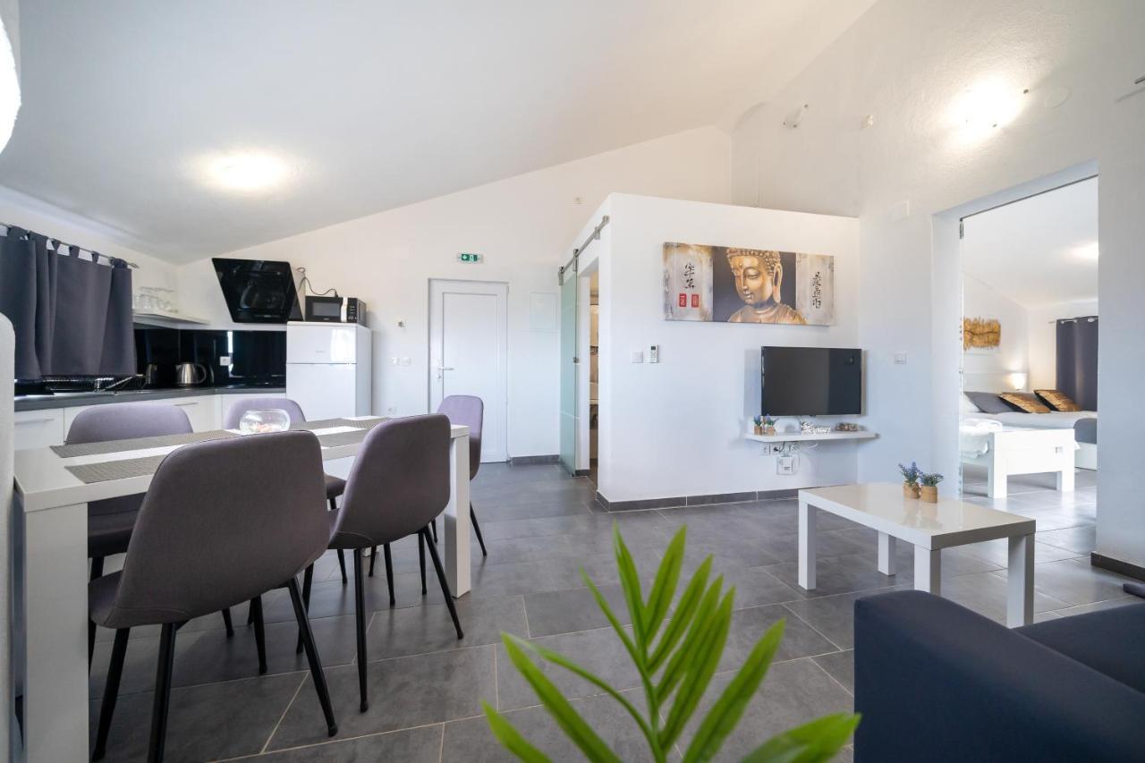 Holiday Apartments Amarilis Pakoštane Esterno foto