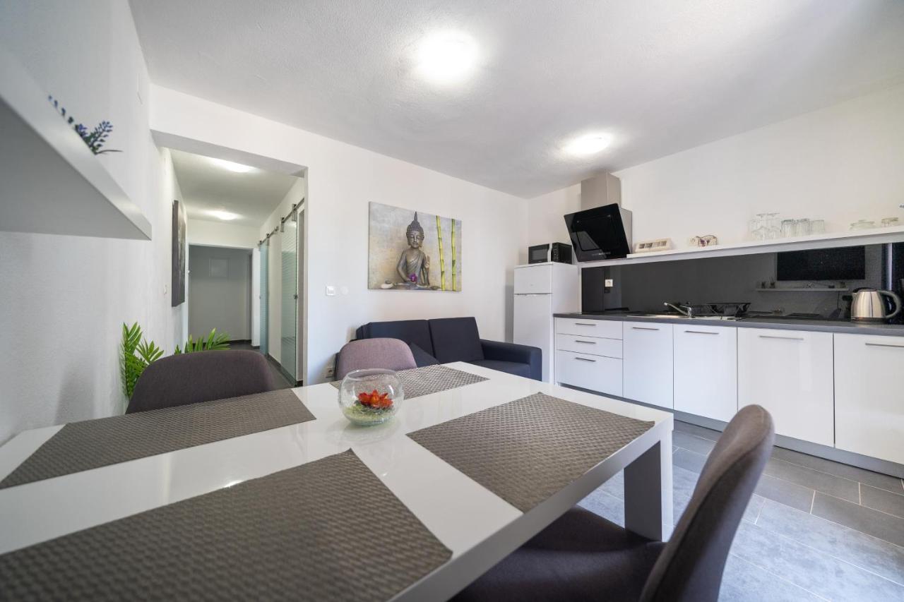 Holiday Apartments Amarilis Pakoštane Esterno foto