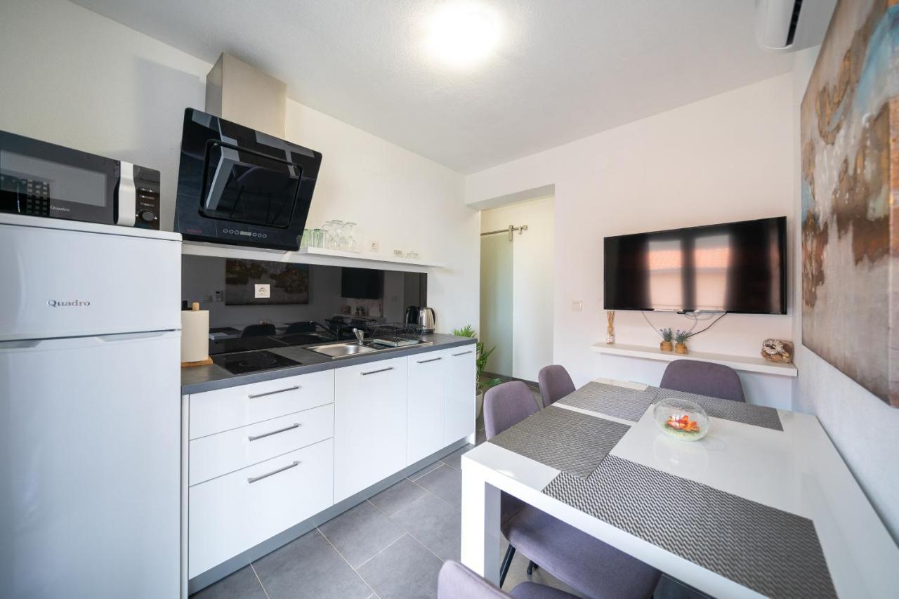 Holiday Apartments Amarilis Pakoštane Esterno foto