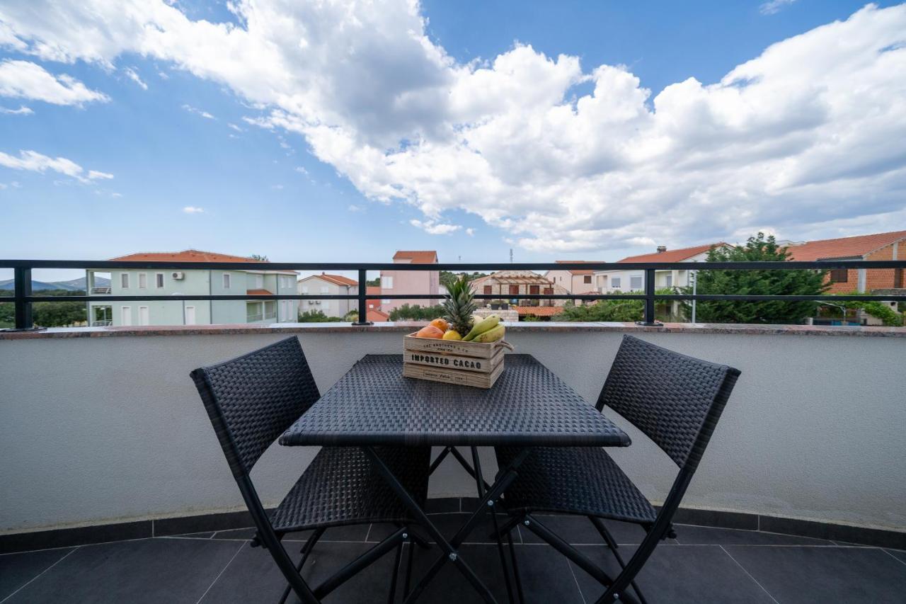 Holiday Apartments Amarilis Pakoštane Esterno foto