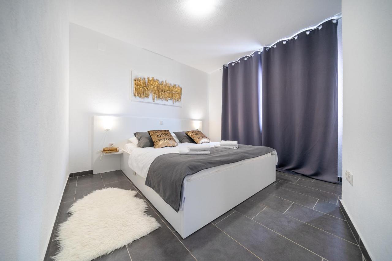 Holiday Apartments Amarilis Pakoštane Esterno foto