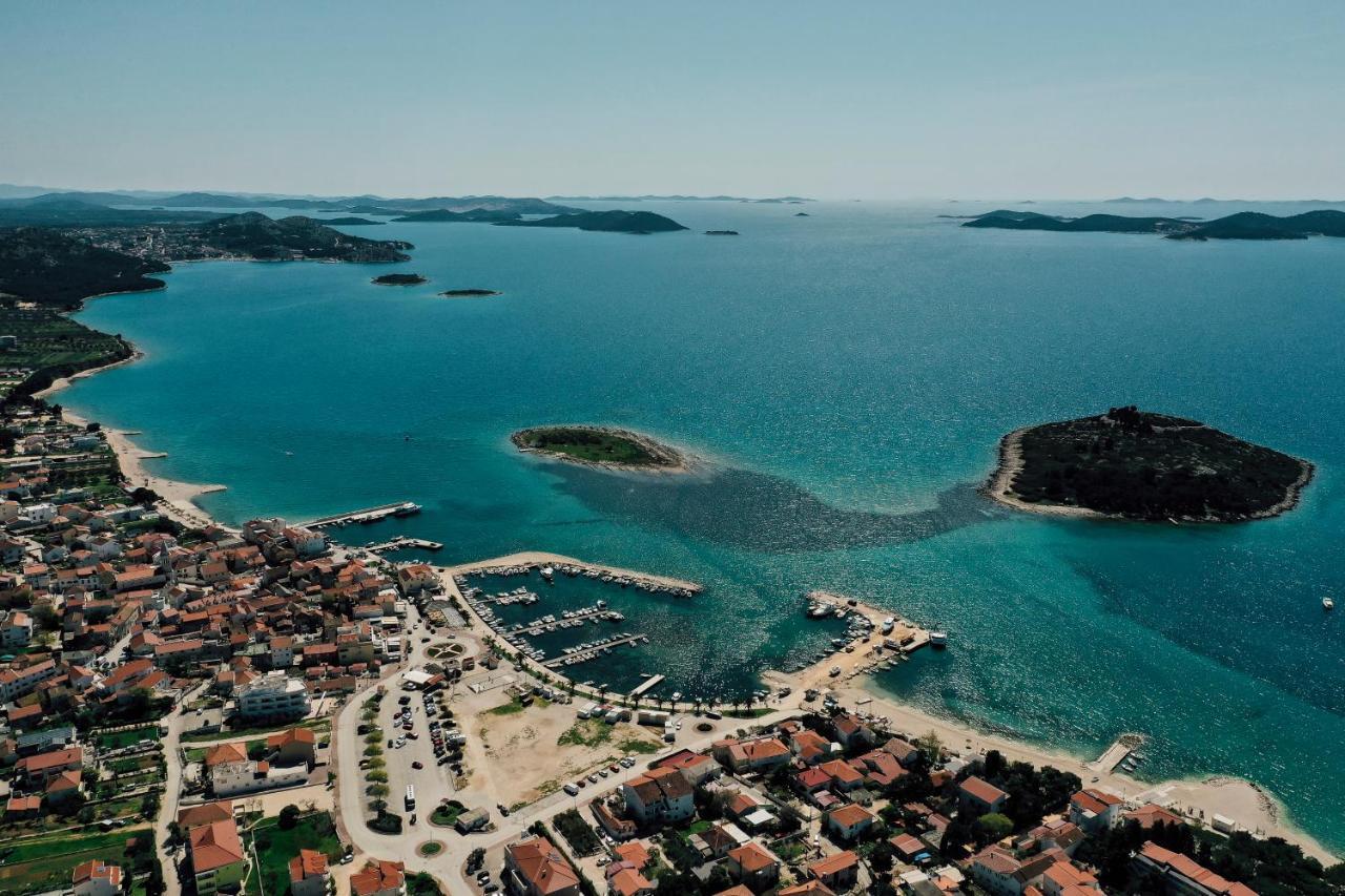 Holiday Apartments Amarilis Pakoštane Esterno foto