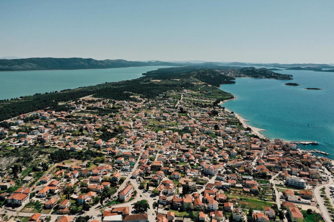 Holiday Apartments Amarilis Pakoštane Esterno foto
