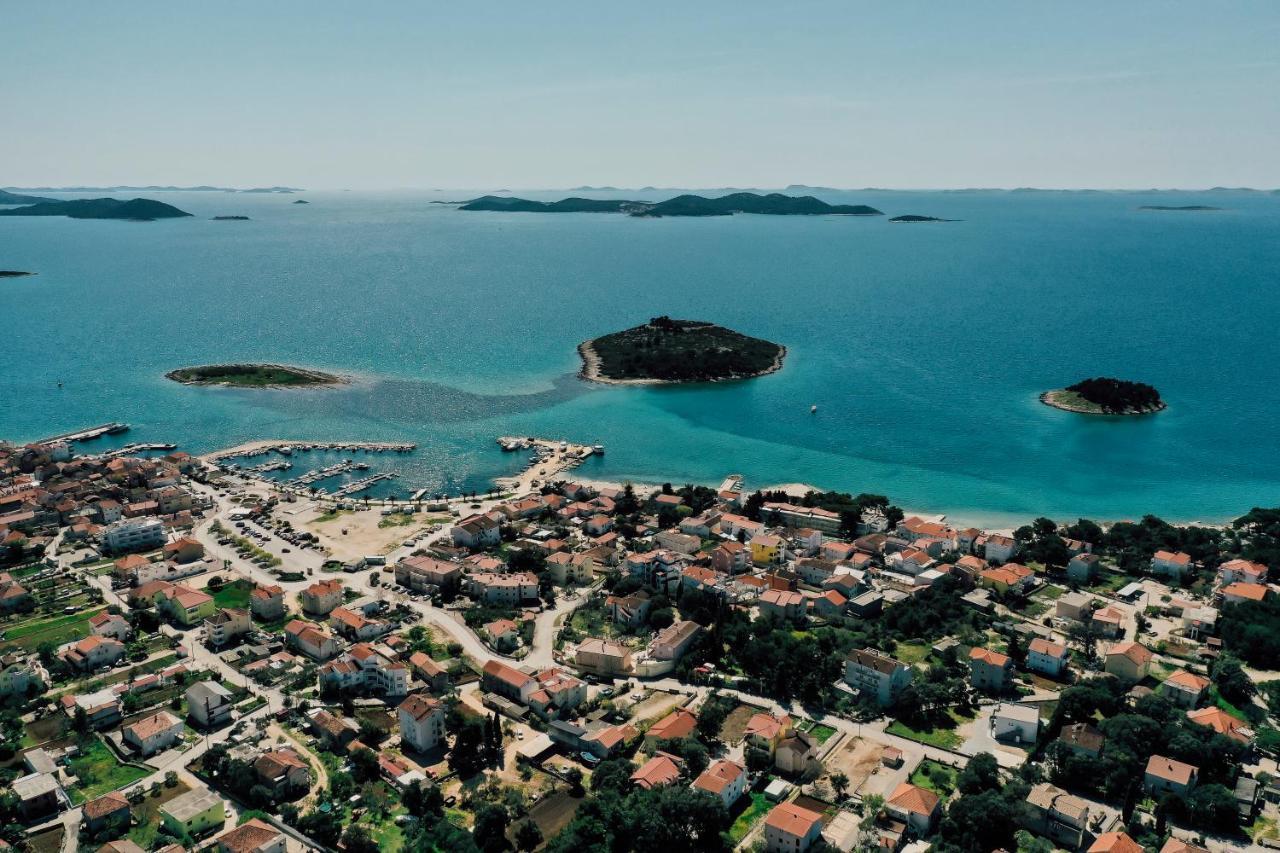 Holiday Apartments Amarilis Pakoštane Esterno foto