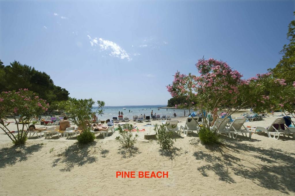 Holiday Apartments Amarilis Pakoštane Esterno foto